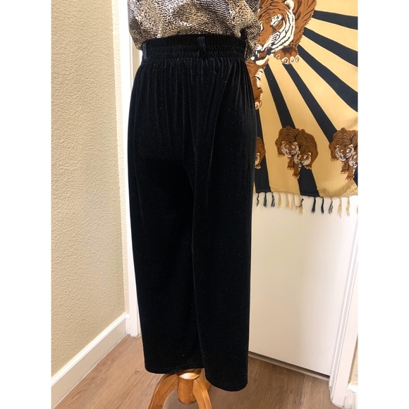 π Stylish modern velvet pants - Picture 4 of 7